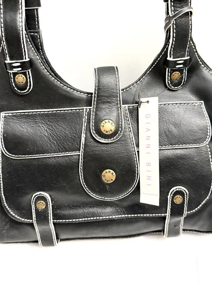 Bolsa/bolsa de ombro de couro preta Gianni Bini nova com etiquetas - Imagem 2 de 4
