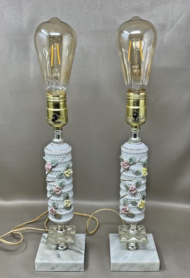 DOS 12" Lámparas Boudoir Vintage Casi Como Nuevas Blanco Porcelana Capodimonte Estilo Floral Foto 2 de 4