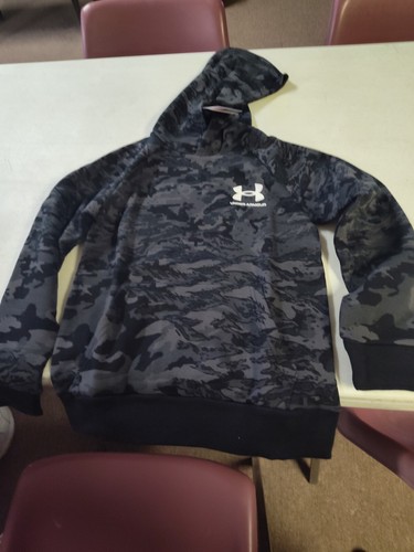 Jungen Under Armour Camouflage Sweatshirt neu mit Etikett Medium