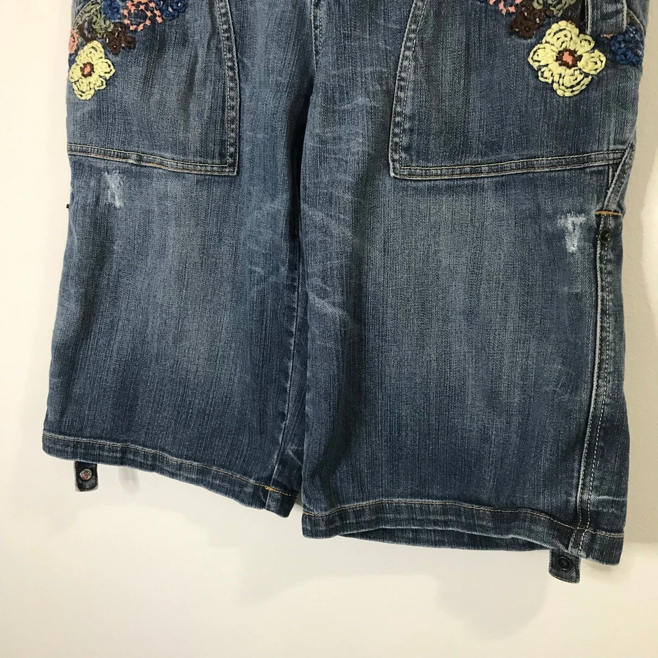 Vintage Y2K 2000s Candie's Denim Jean Shorts Size 5 / 4 Embroidered Roll Tab - Image 3 of 4