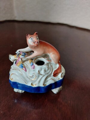 Extrem seltener früher Staffordshire Tintenfass Fuchs mit Beute auf Löwentatzenfüßen