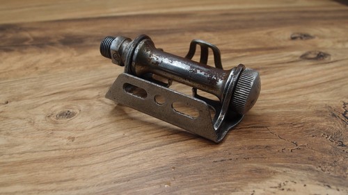1970's road bike RIGHT pedal Lyotard made in France 9 /16 in - Picture 3 of 9