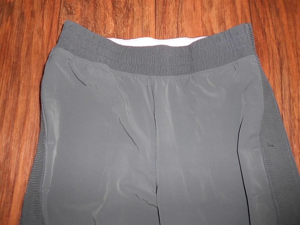 Lululemon Ivivva girls pants size 14 athletic MINT cond - Image 2 of 4