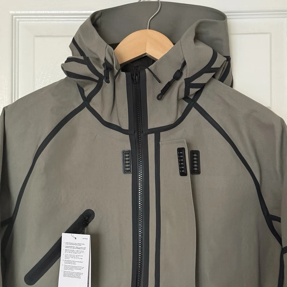 Nike Tech Para Hombre Talla XS Storm-FIT Chaqueta de Lluvia con Capucha Ejército Ligero/Negro HM9473-320 Foto 2 de 4