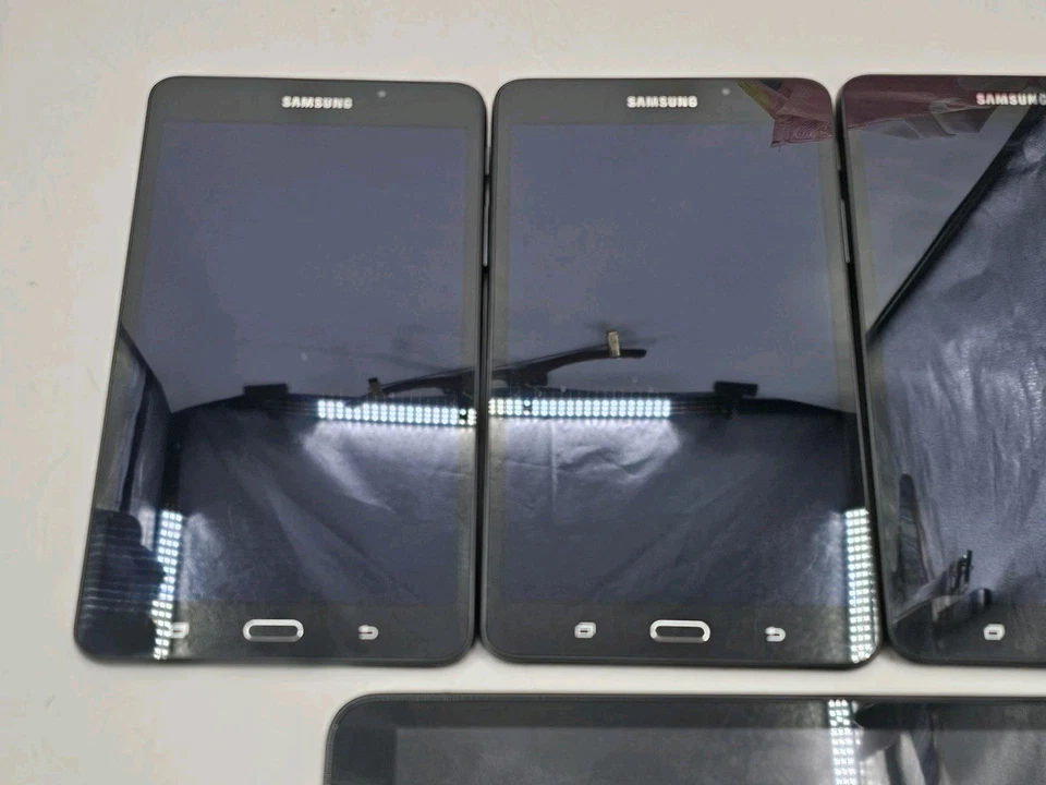 Lot Of 5 Samsung Galaxy Tab A 7.0 8GB Black WiFi SM-T280 & 16 Gb Samsung  - Image 2 of 4