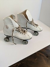 VINTAGE OFFICIAL ROLLER DERBY SKATES SIZE 5 RETRO Metal wheels