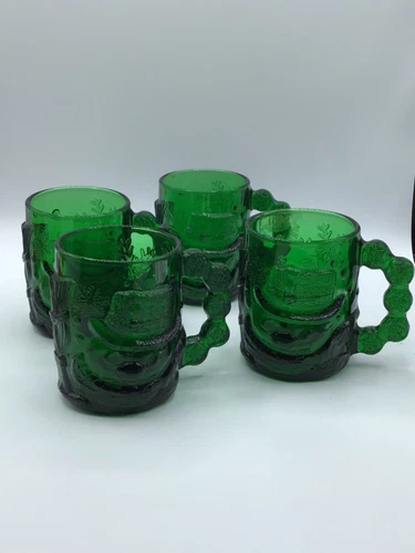 Set of 4 Emerald Green Glass Coffee Mugs Snowman Arcoroc France 4"