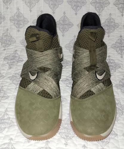 Nike Mens LeBron Soldier 12 Land and 