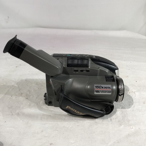 Panasonic PV-L650D Palmsight VHS-C Camcorder + Battery - UNTESTED - Picture 2 of 9