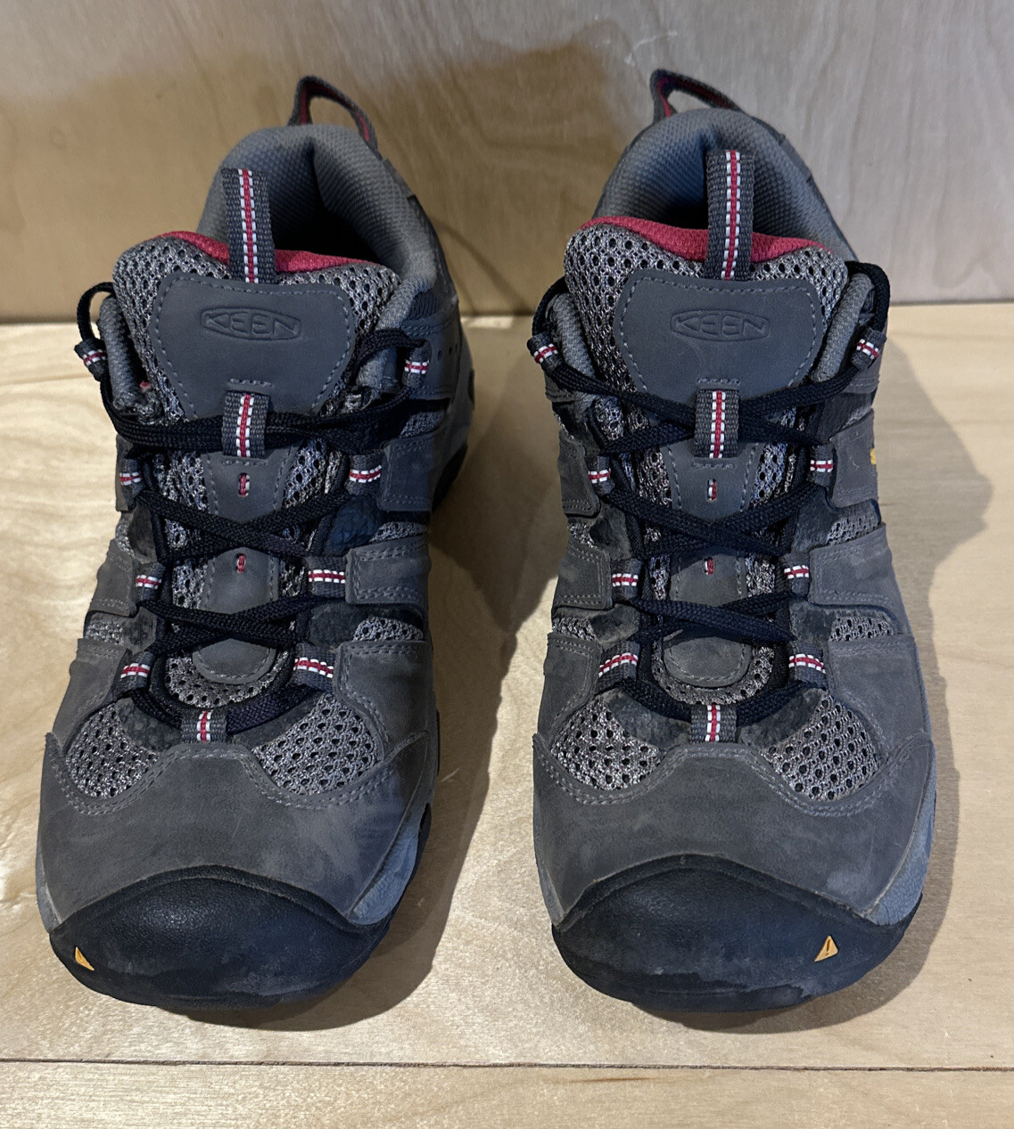 Scarpe da trekking Keen da donna 9 grigie trail top basso stringate con maglia