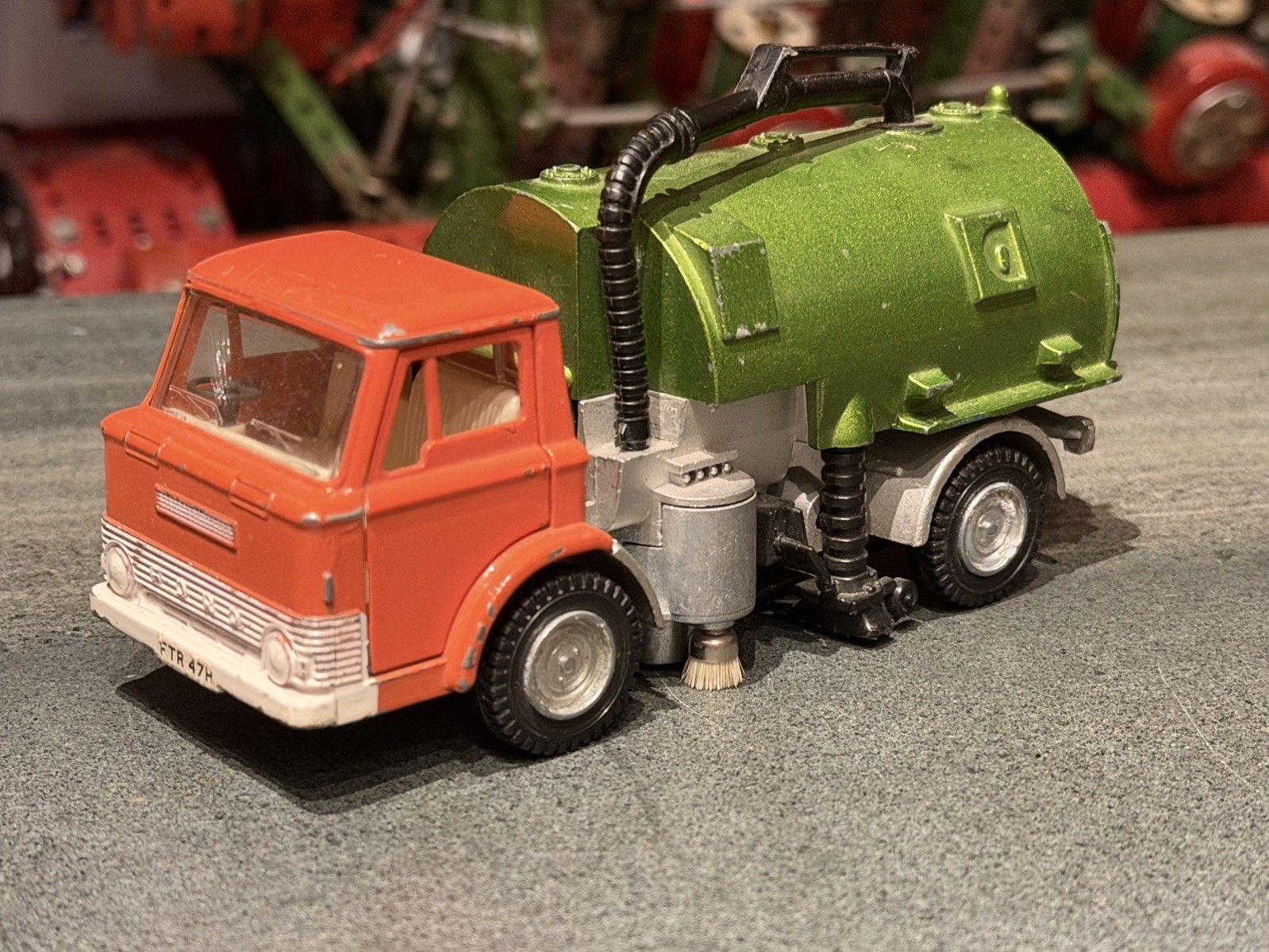 Dinky 451, Johnston Road Sweeper - Free Price Guide & Review