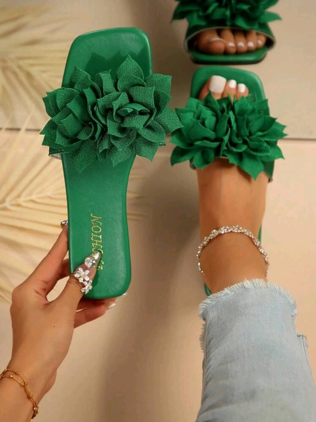 American Style Plus Size Women Comfy Strap Large Flower Square Toe Flat Slide