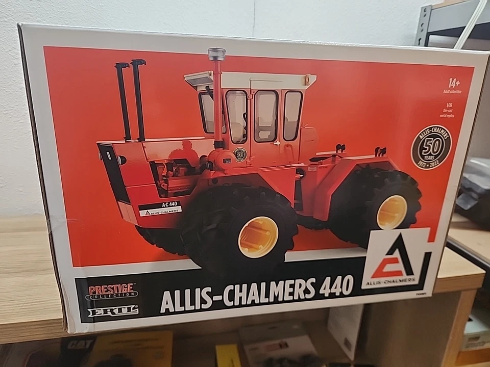 Ertl Allis Chalmers 440 1/16 Scale Tractor - Beige/Black/Orange (16432) - Image 3 of 4