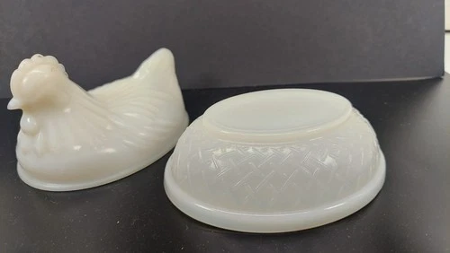 Vintage Small  White Milk Glass Chicken Hen on Nest Covered Dish