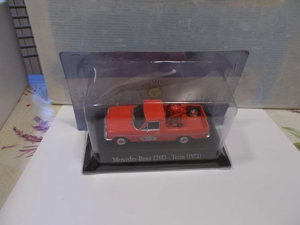 atlas 1/43 mercedes 220d pick up tecin 1972 - Immagine 2 di 2