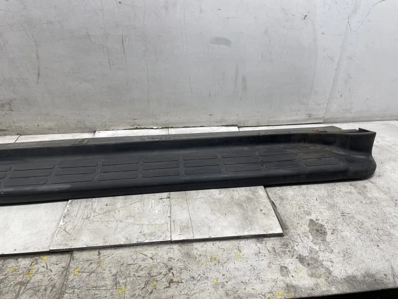 Chevrolet Suburban 1500 2002 estribo escalón izquierdo del lado del conductor OEM+ Foto 3 de 4