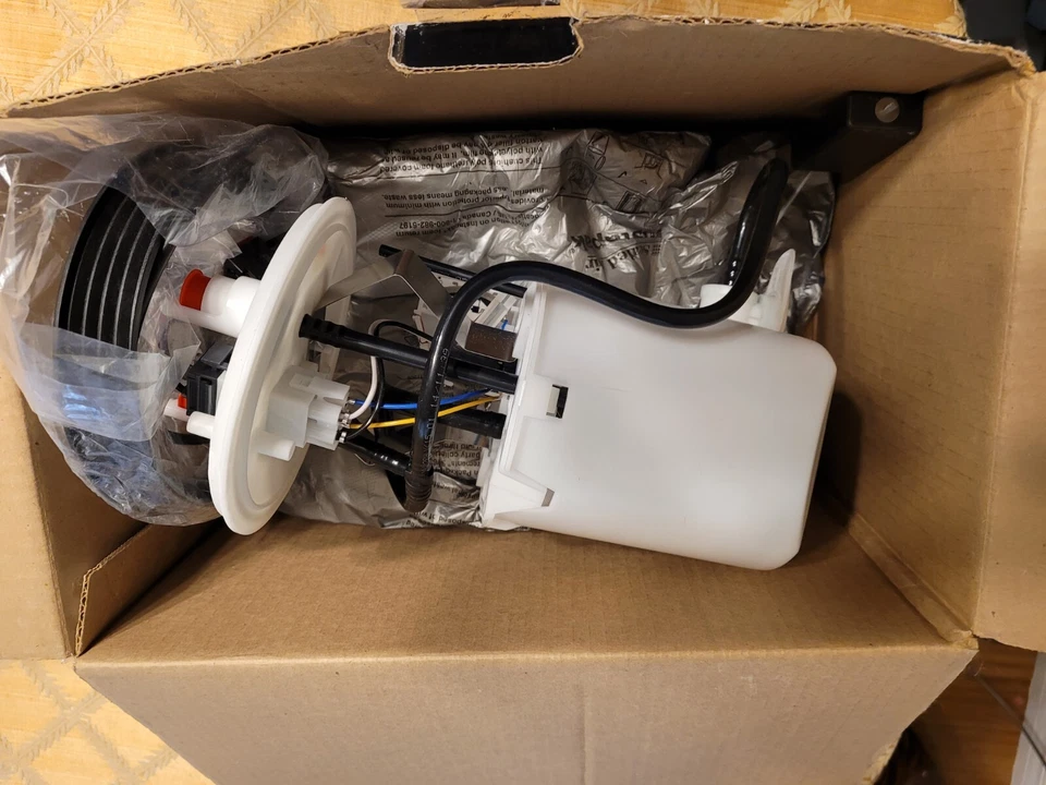 Conjunto de bomba de combustible y transmisor AIRTEX E8431M se adapta a 99-05 Saab 9-5 Foto 2 de 3