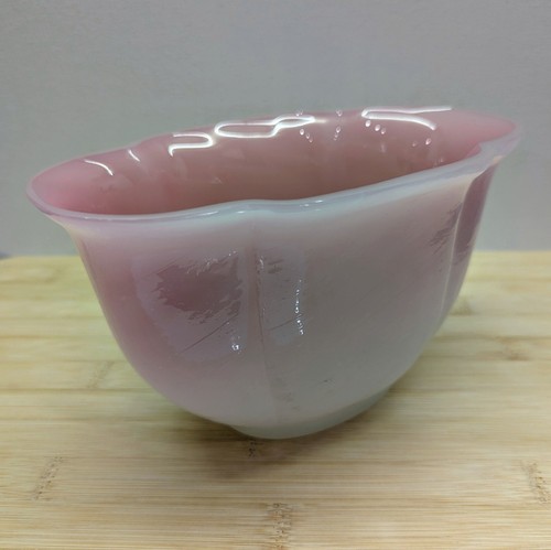 WOW! Vintage (maybe Antique) Pink PEKING GLASS Lobe Shaped Bowl Soft Pink White - Picture 11 of 19