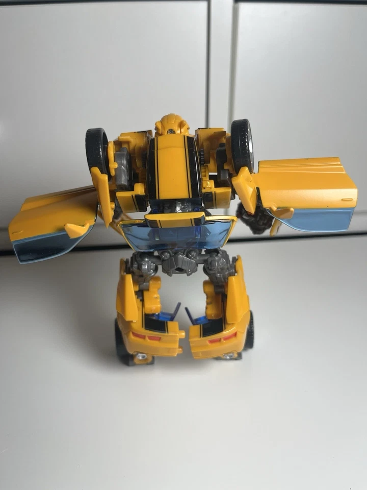 Transformers Revenge of The Fallen Bumblebee Deluxe Class, 2008 ROTF, Complete - Image 3 of 4