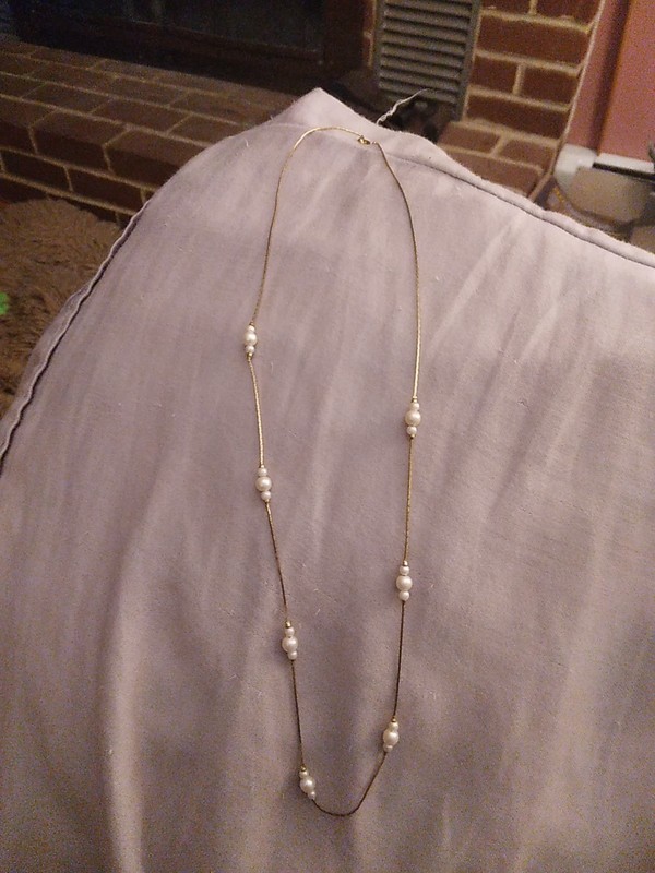 Vintage Avon Gold Tone Imitation Pearl Station Necklace 22"