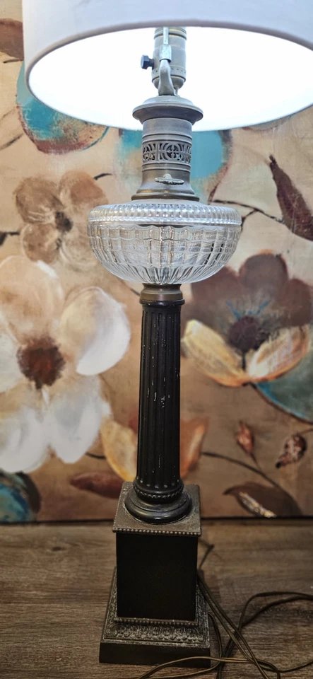 Paul Hanson, Par de Lámparas de Mesa Estilo Neoclásico Años 70, Latón y Vidrio Foto 3 de 4