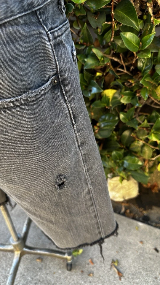 Pantalones cortos vaqueros vintage Levis 501 hechos en EE. UU. 33 Foto 2 de 4