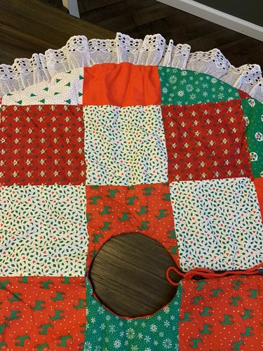 Christmas Tree Skirt 40" Patch Work Red Green Handmade Vintage Country Farmhouse - Picture 2 of 5