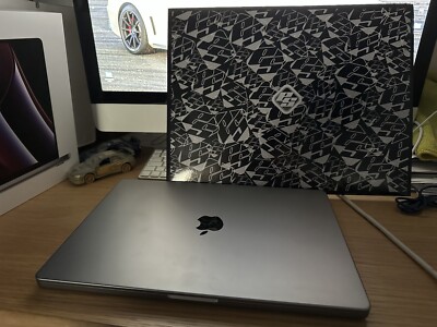 Apple MacBook Pro 16” M2 MAX, 32GB DDR5 Ram, 1TB Hard Drive, 12CPU