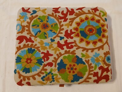 TWO'S Company Embroidered Dresser Vanity Handkerchief Hankie Glove Box