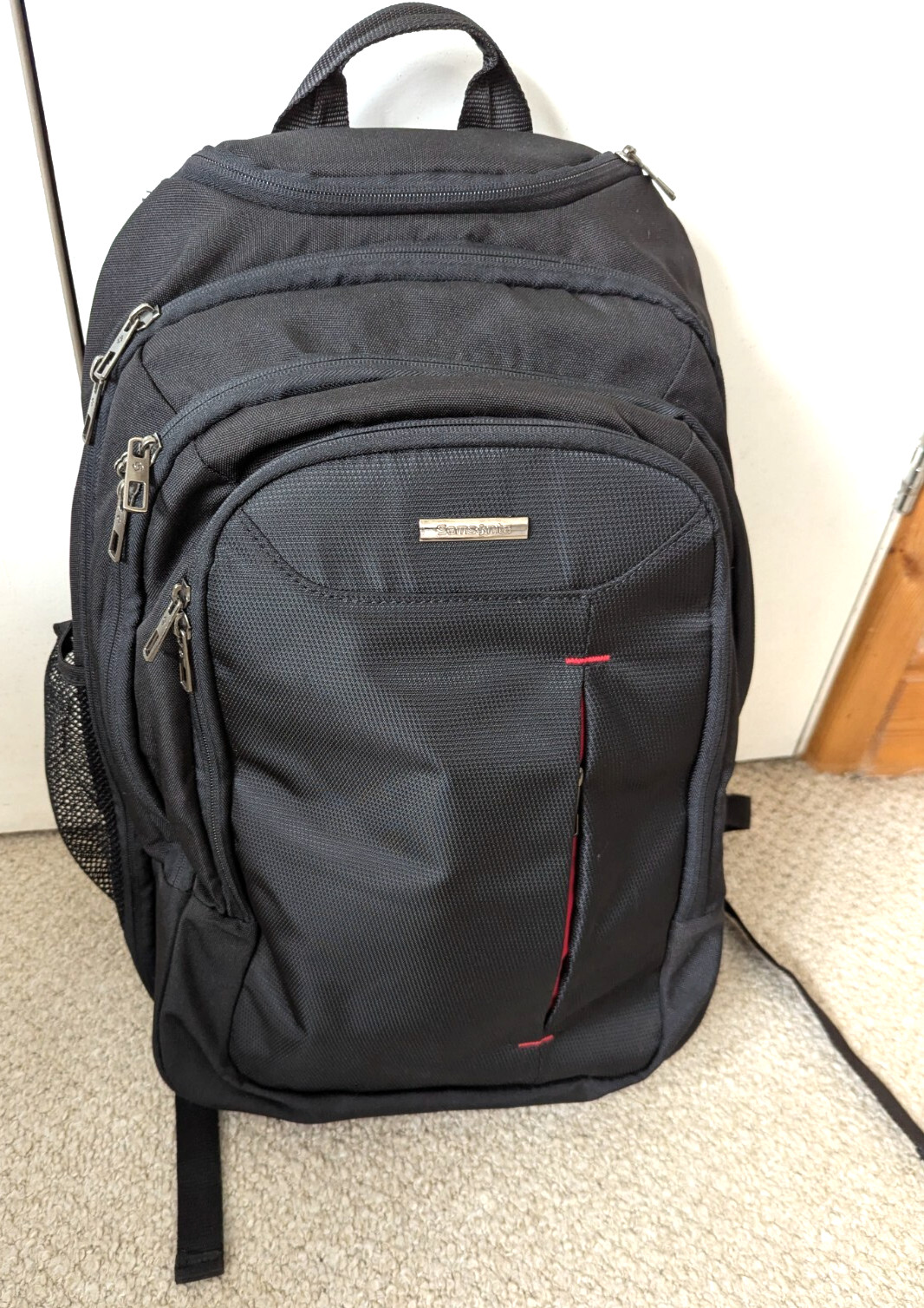 Mochila Samsonite con Ruedas GuardIT 2.0 15.6" Negra 33.5 x 20 x 48