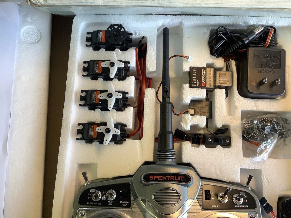 Spektrum DX7 7-Kanal 2.4 Set Control Receiver AR7000 Dual /ds821 x4 Servos - Bild 4 von 4