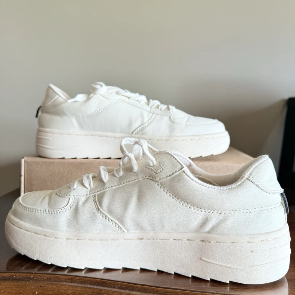 Zapatillas Mickey ZARA×Disney Crudo 8.5 Foto 2 de 4