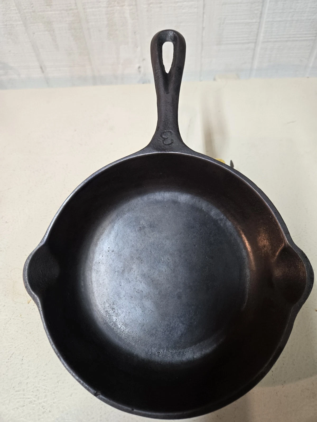 Vintage #3 Cast Iron Skillet, With Hammered Sides, Attr To Chicago Hardware Co