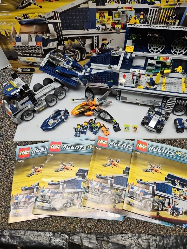 LEGO Agents: Mobile Command Center (8635) near complete - Image 2 of 4