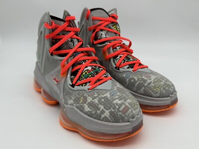 Size 7.5 - Nike LeBron 19  display picture 1