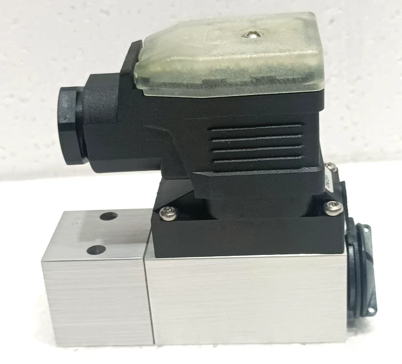 DANFOSS MBC5100 1211-2CB04 PRESSURE SWITCH 061B011066 -0.2/+4BAR/-0.02/+0.4MPa - Image 4 of 4
