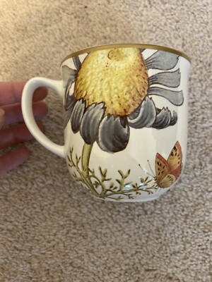 Williams Sonoma Exclusive 2013 Jardin Des Fleurs Mug Ladybug Butterfly Grey