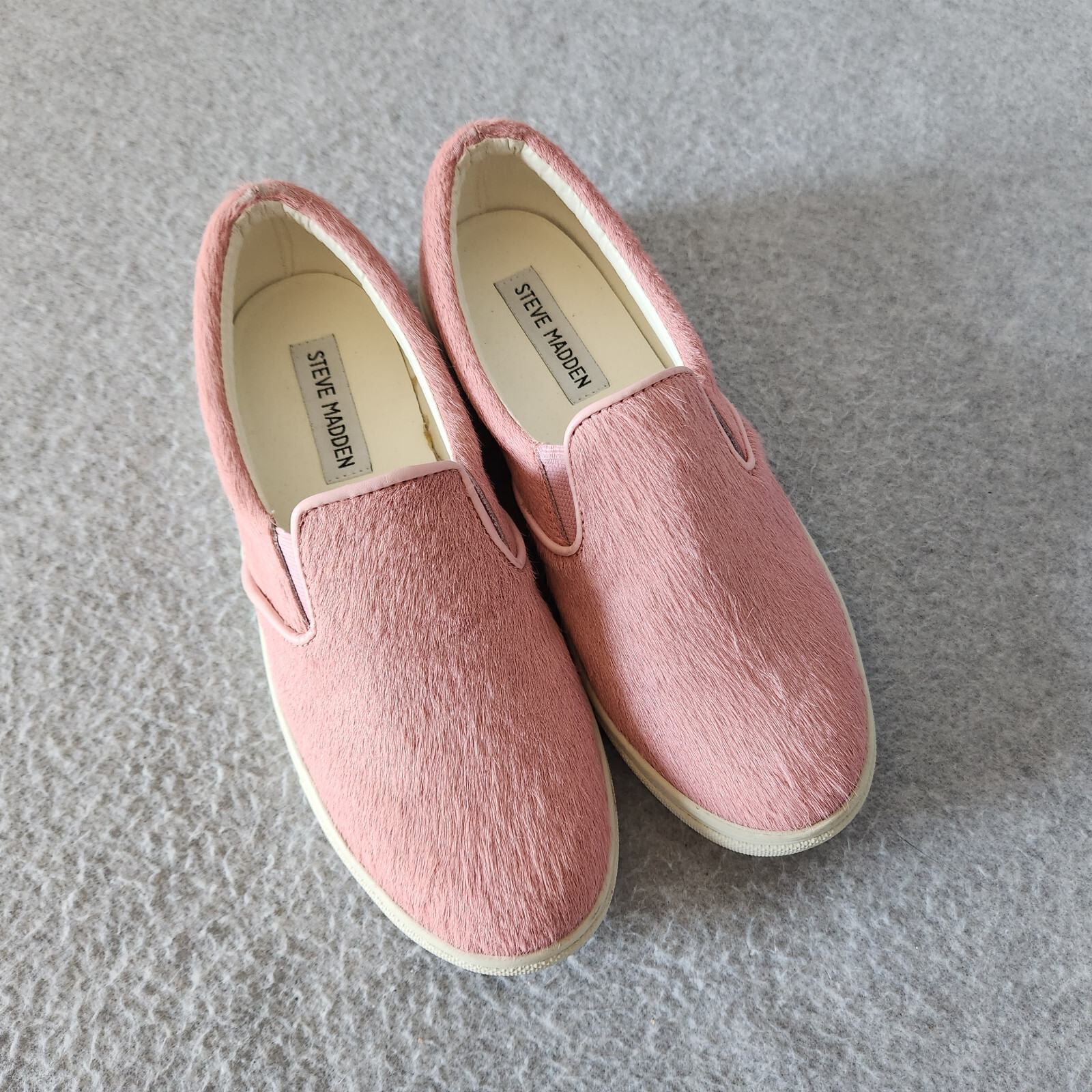 Sneaker alla moda Steve Madden Ecentric rosa pony capelli slip on usate in ottime condizioni comode US 7 5B