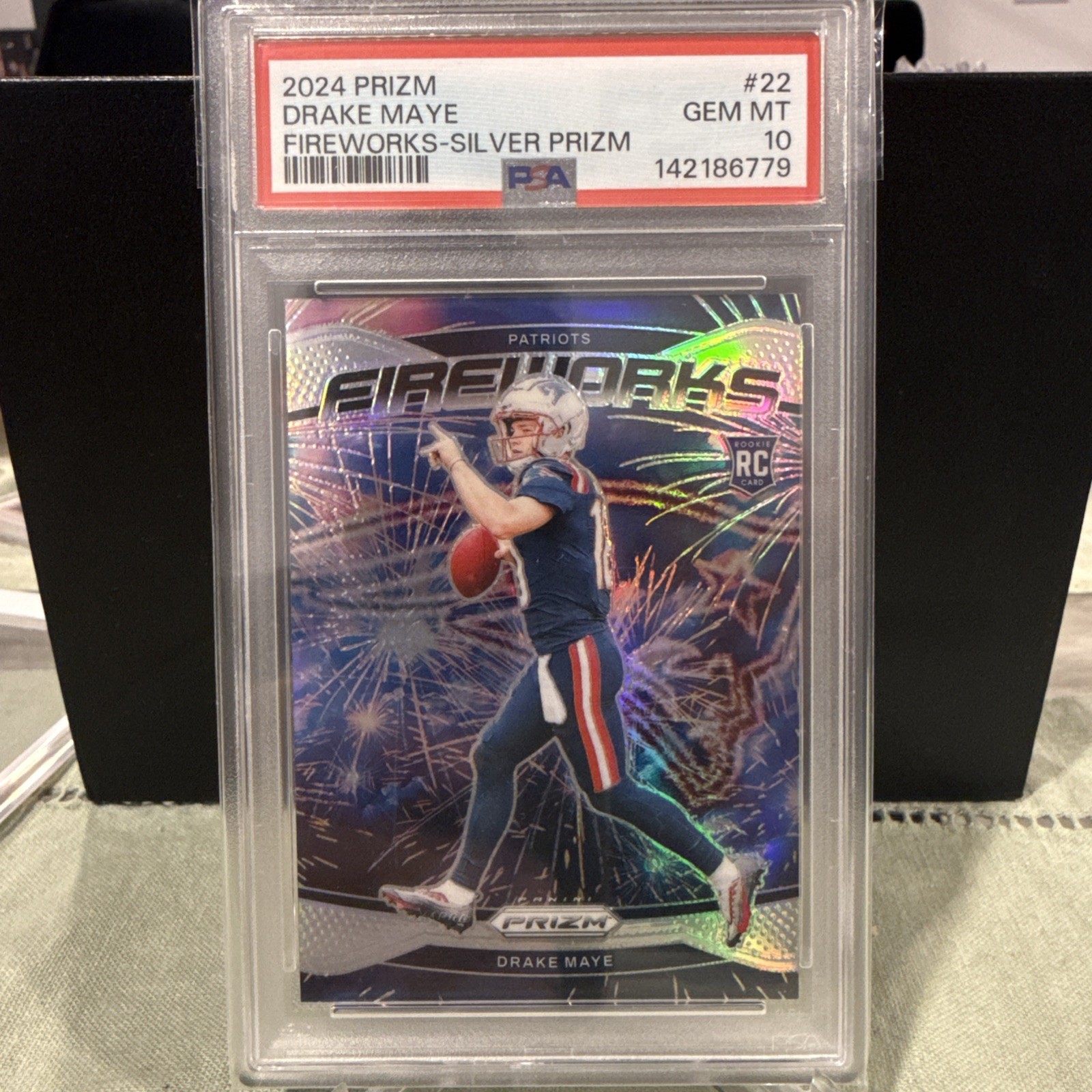 Drake Maye Panini Prizm Fireworks #22 Base