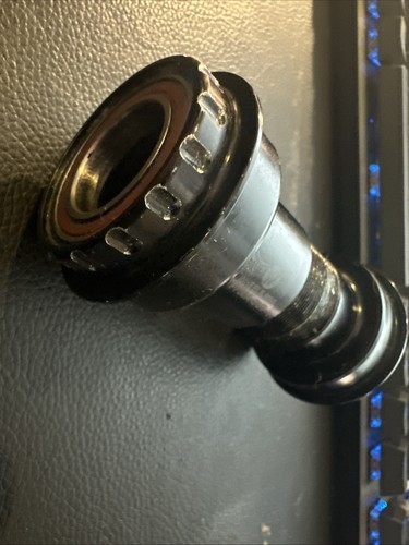 Wheels Mfg PF30A Outboard Thread Together 30mm Bottom Bracket 61-73mm Gravel MTB - Picture 2 of 3
