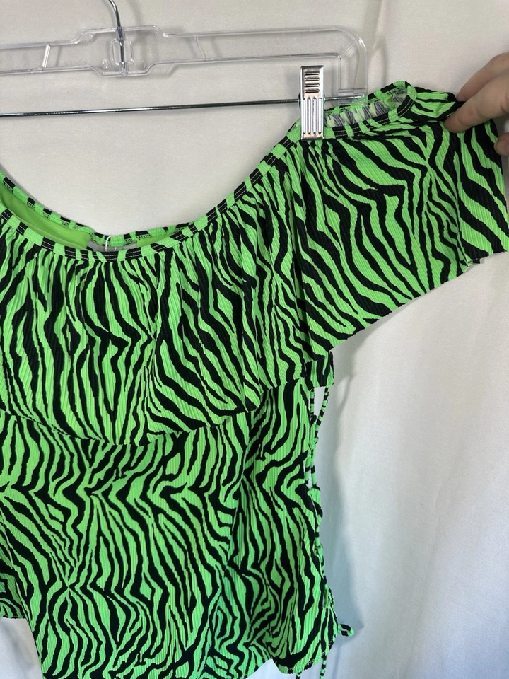 Traje de baño para mujer 3X una pieza fuera del hombro con cordones laterales verde cebra torso más corto Foto 4 de 4