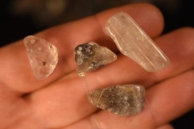150g *RUTILATED QUARTZ* Tumbled Stones 92pce Rutile Natural, Cleanse energy