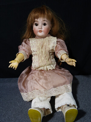 ANCIENNE POUPÉE SUR coussin Tête, mi-bras, en porcelaine Numérotée : ZH OL6A-3 EUR 15,00 - FR
