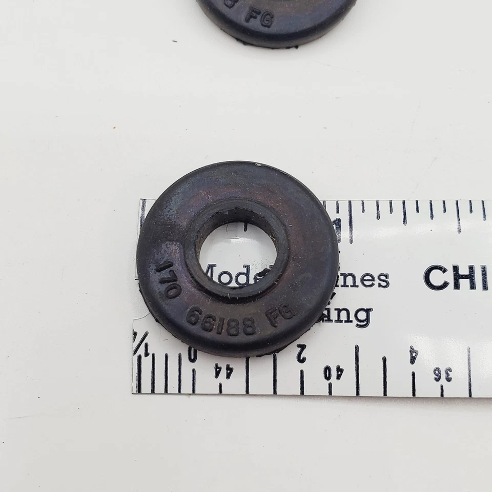 Pacote com 6 isoladores de choque Mercury Cougar 1965-1973 Ford Mustang 1967-1973 - Imagem 4 de 4