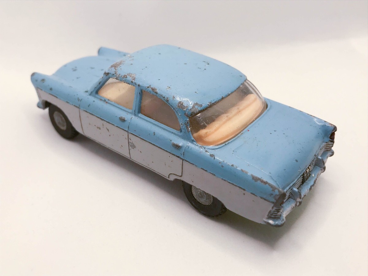 RARE TRIANG SPOT-ON # 100SL FORD ZODIAC WITH LIGHTS BLUE/GREY