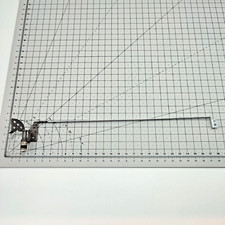 HP G7-2204SF - Charniere d'ecran gauche / Left screen hinge - FBR39001010