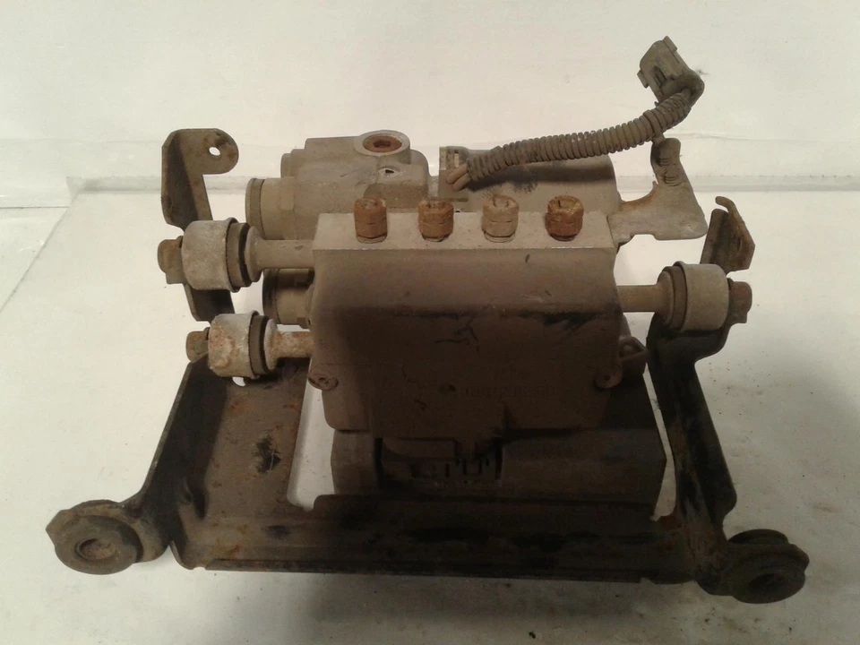 Conjunto de bomba y motor ABS usado se adapta a: Dodge Intrepid 1996 conjunto sin tracción Foto 3 de 4