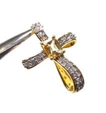 D'JOY RELIGIOUS CHRISTIAN PENDANT GOLD OVER STERLING  SILVER 925 .