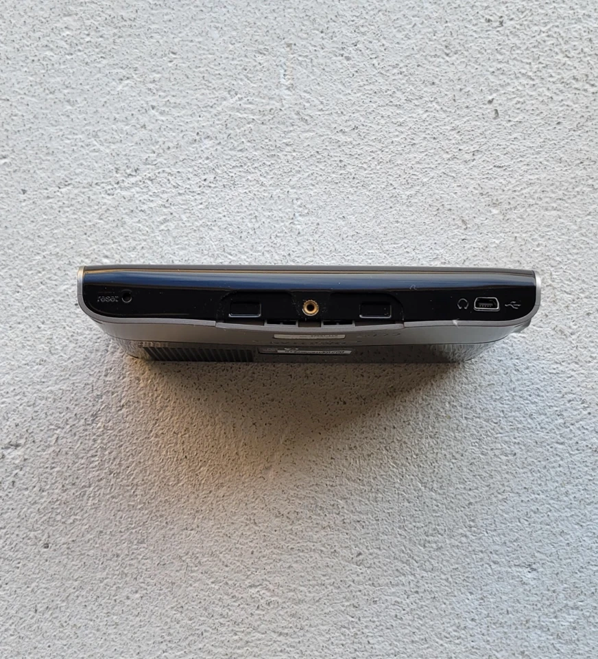 Magellan Maestro 5310 Automotive Car GPS Navigator 4.7" Touch Screen Pre-owned.  - Image 4 of 4