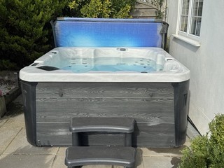 Verona Hot Tub